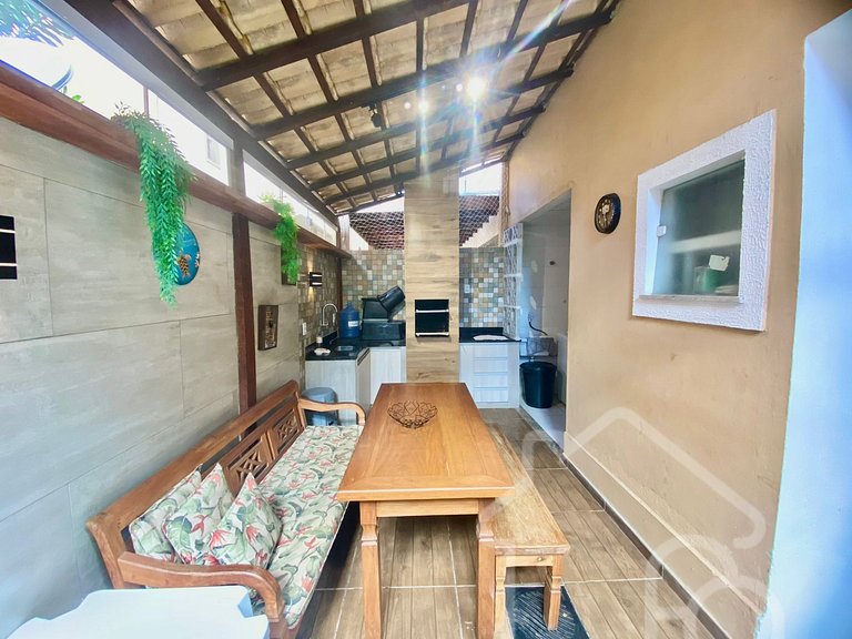 Casa com piscina em condomínio na Rasa