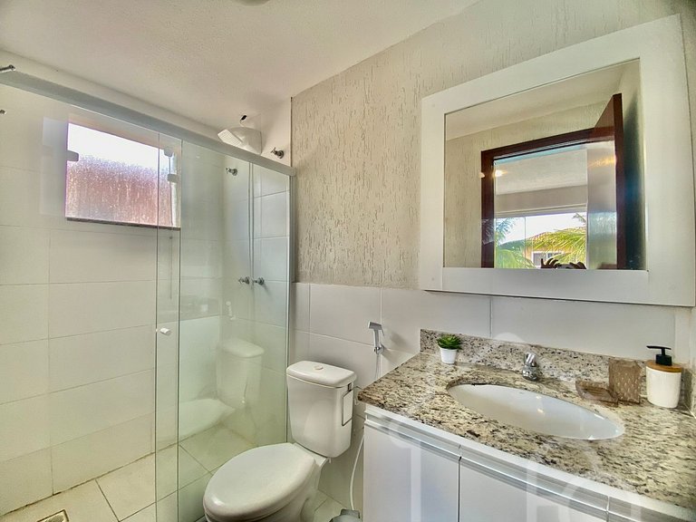 Casa com piscina em condomínio na Rasa