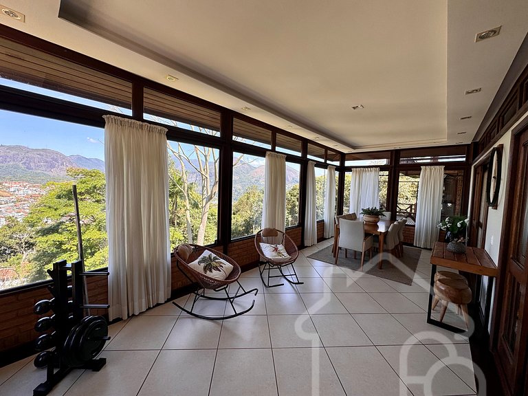 Casa Luxo nas Braunes com Vista Incrível