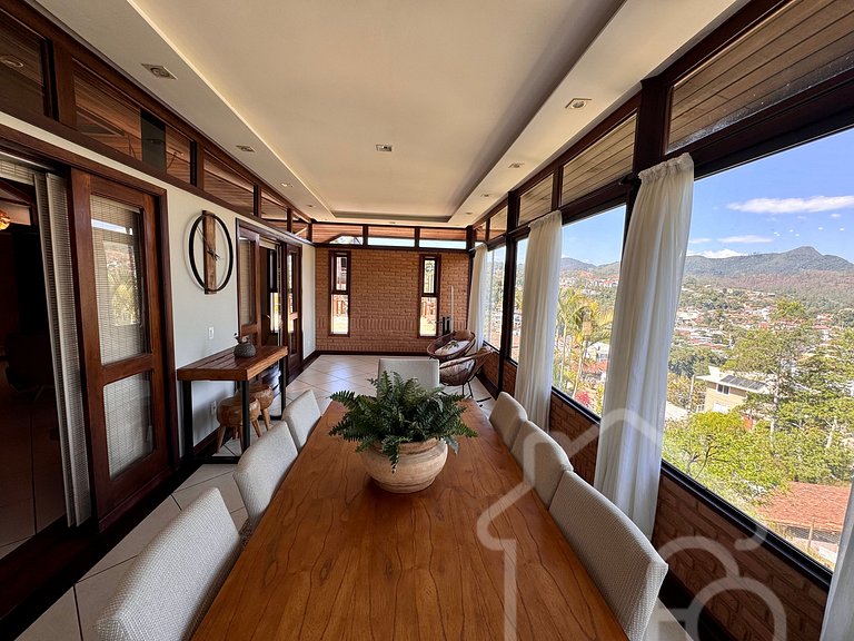 Casa Luxo nas Braunes com Vista Incrível