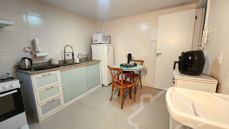 Apartamento com elevador e vaga no Cônego
