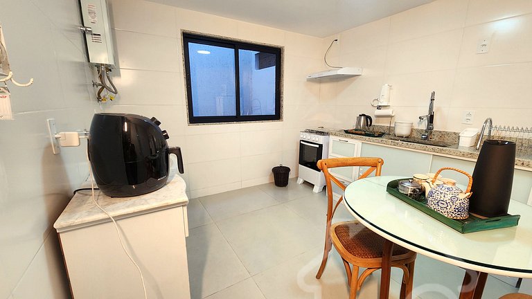 Apartamento com elevador e vaga no Cônego