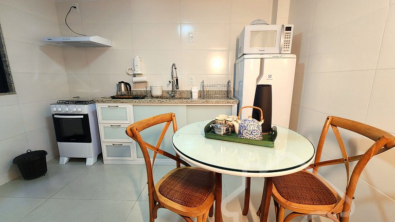 Apartamento com elevador e vaga no Cônego