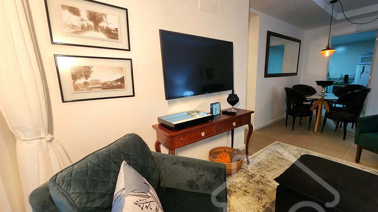 Apartamento com elevador e vaga no Cônego