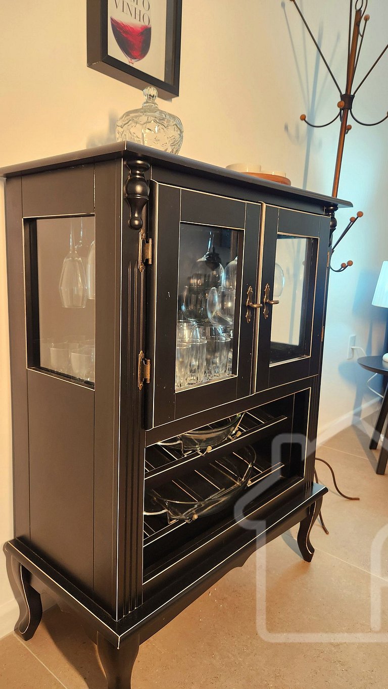 Apartamento com elevador e vaga no Cônego