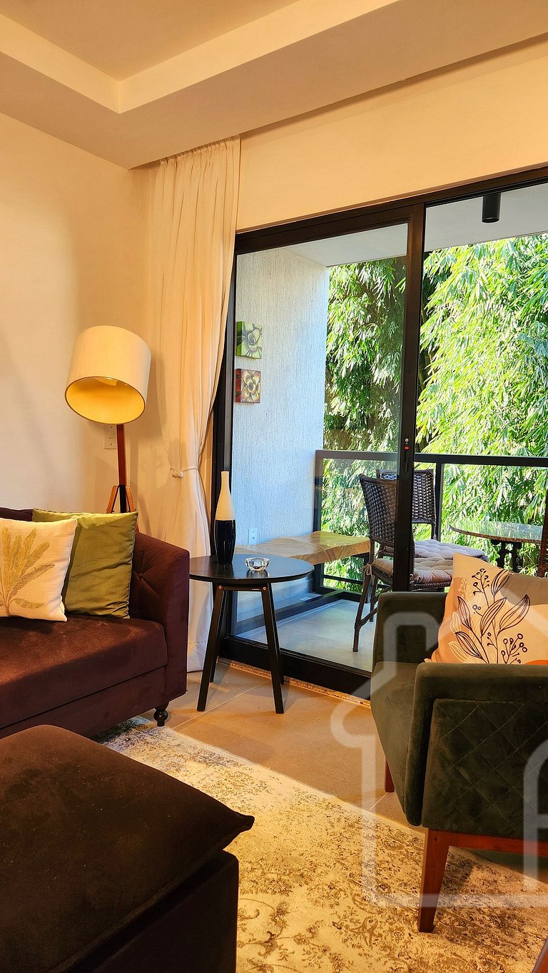 Apartamento com elevador e vaga no Cônego