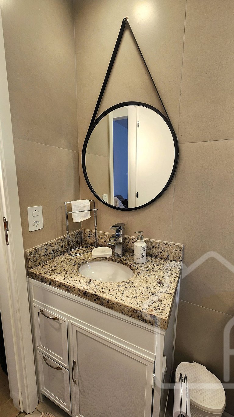Apartamento com elevador e vaga no Cônego