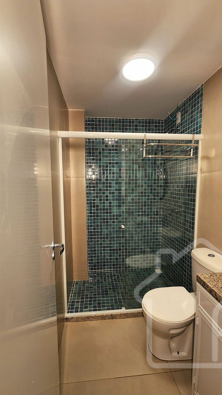 Apartamento com elevador e vaga no Cônego