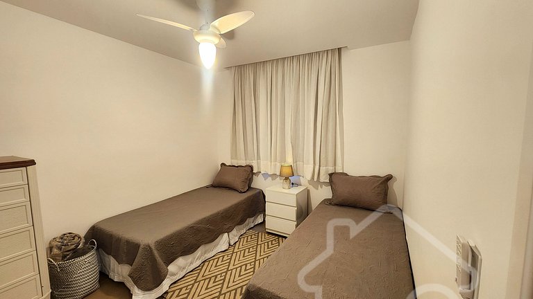 Apartamento com elevador e vaga no Cônego