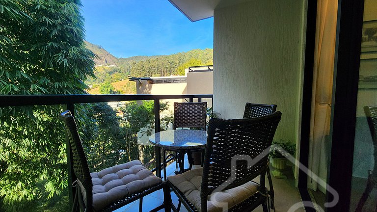 Apartamento com elevador e vaga no Cônego