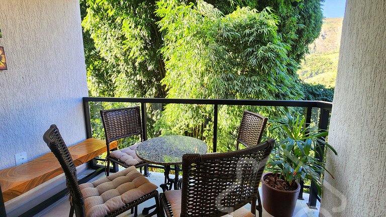 Apartamento com elevador e vaga no Cônego