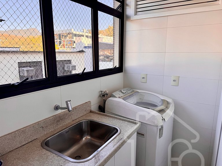 Apartamento central com piscina e playground