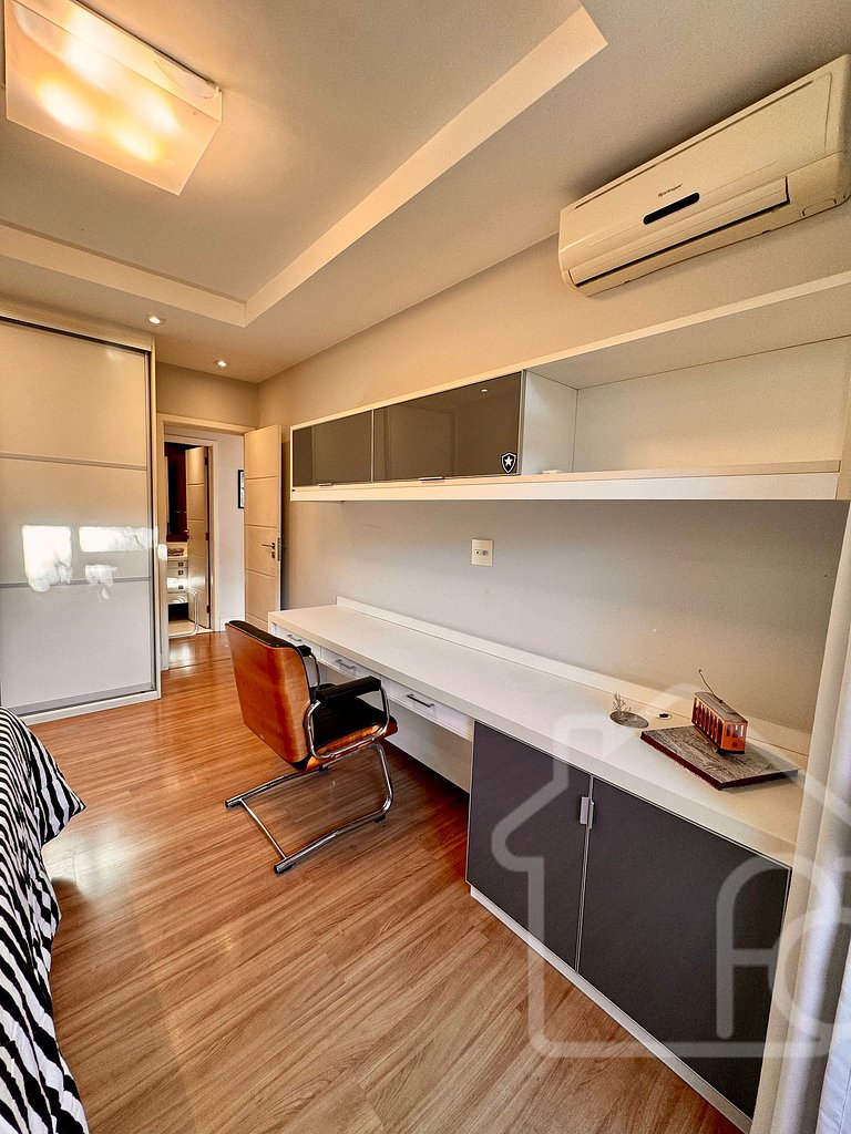 Apartamento central com piscina e playground