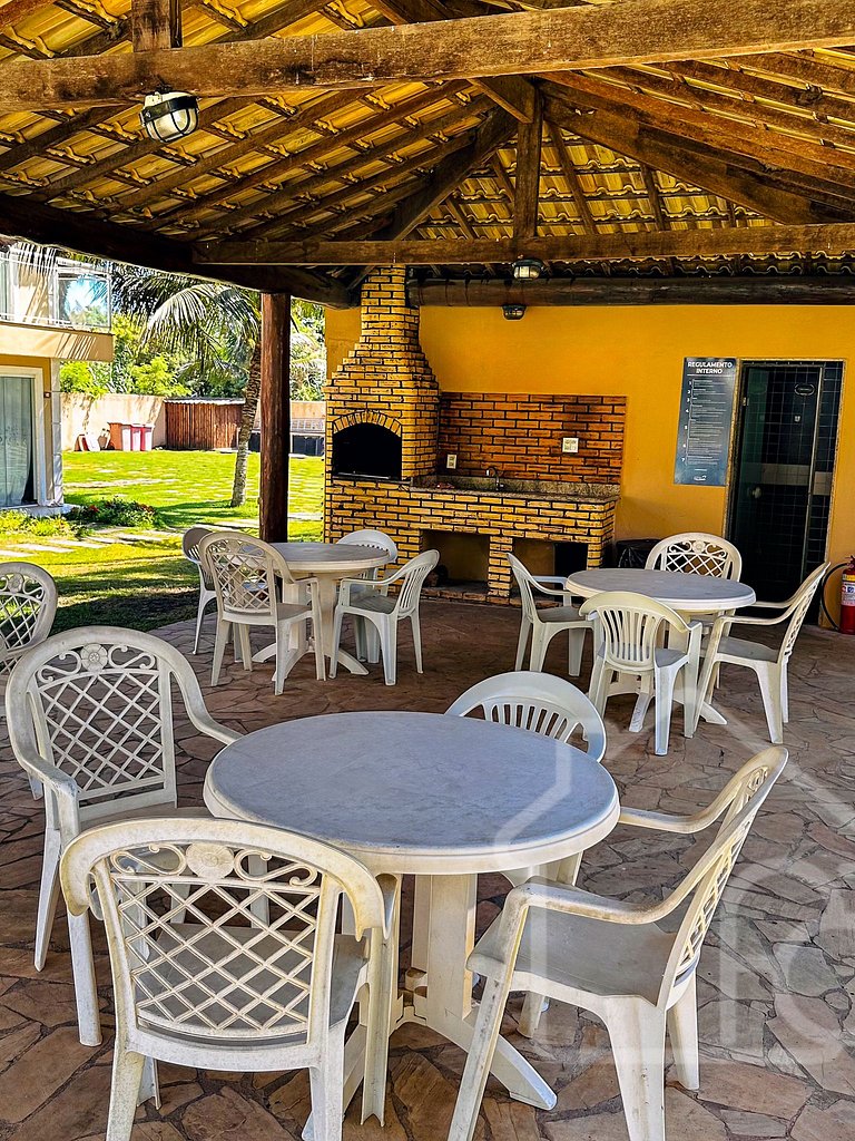 Casa com piscina em condomínio na Rasa