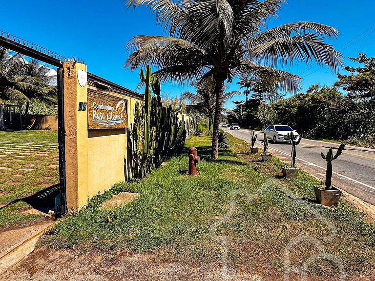 Casa com piscina em condomínio na Rasa