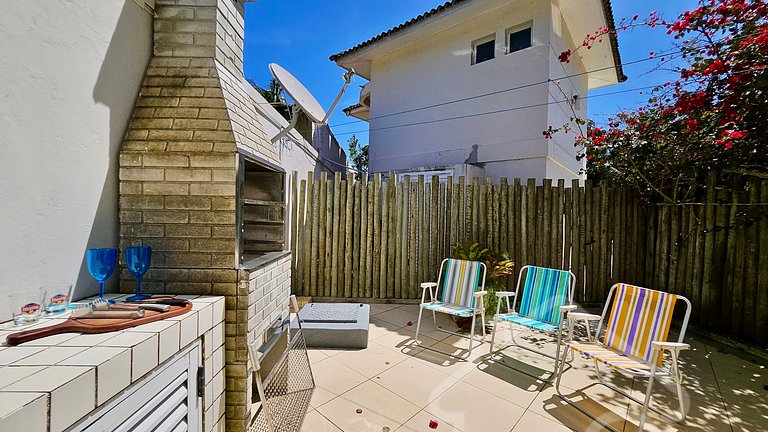 Refúgio em Búzios: Piscina, Sauna e Conforto