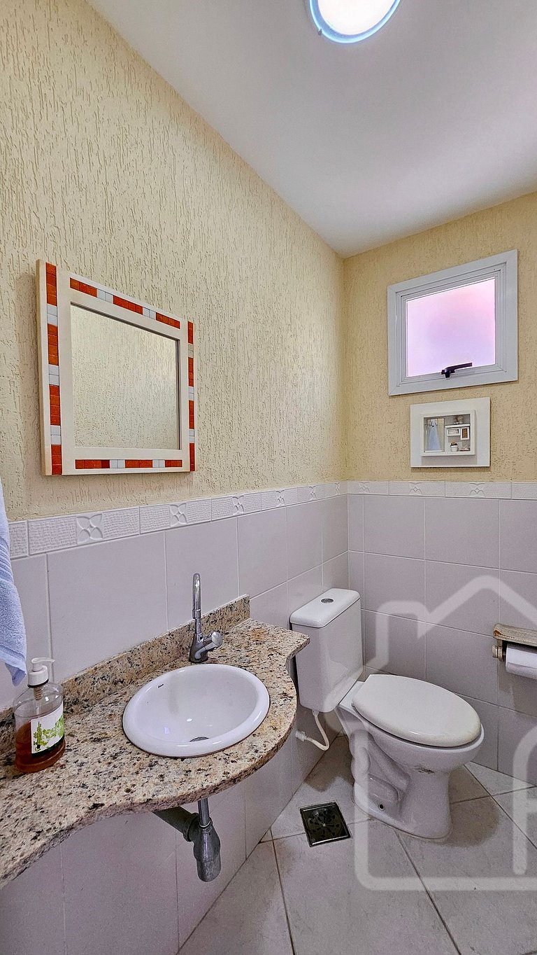Refúgio em Búzios: Piscina, Sauna e Conforto