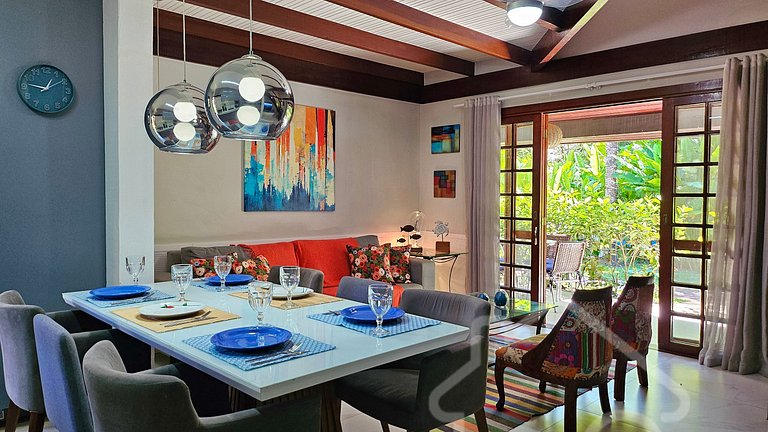 Casa moderna com piscina, quadra de tênis e sauna