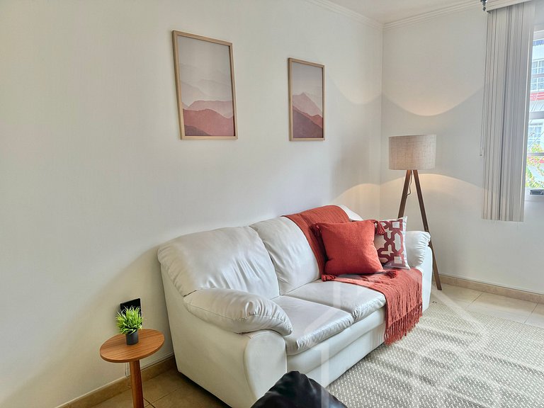 Apartamento em Olaria com piscina e playground