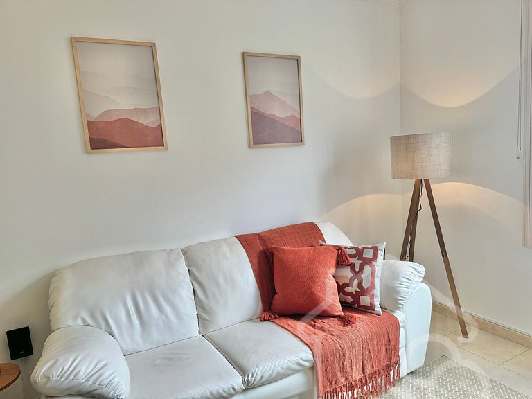 Apartamento em Olaria com piscina e playground