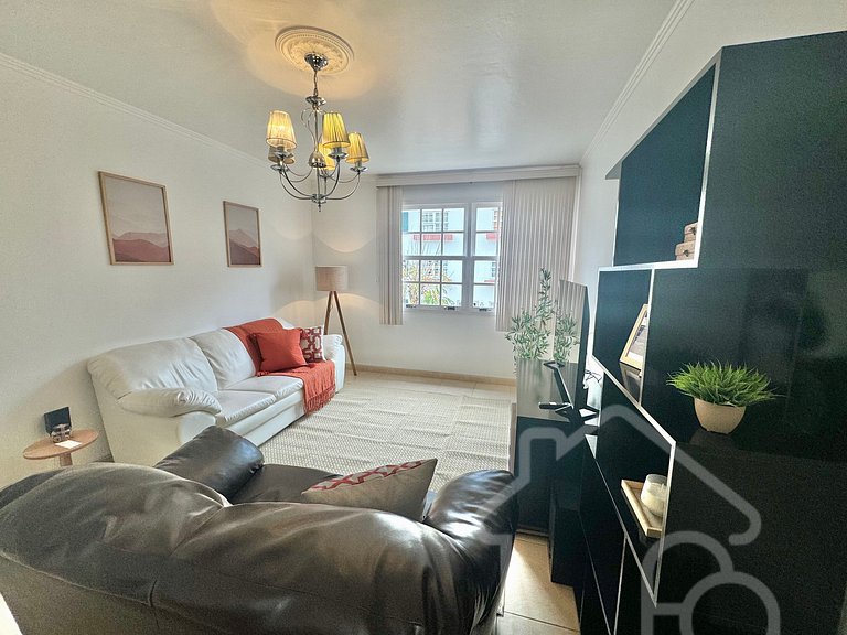 Apartamento em Olaria com piscina e playground