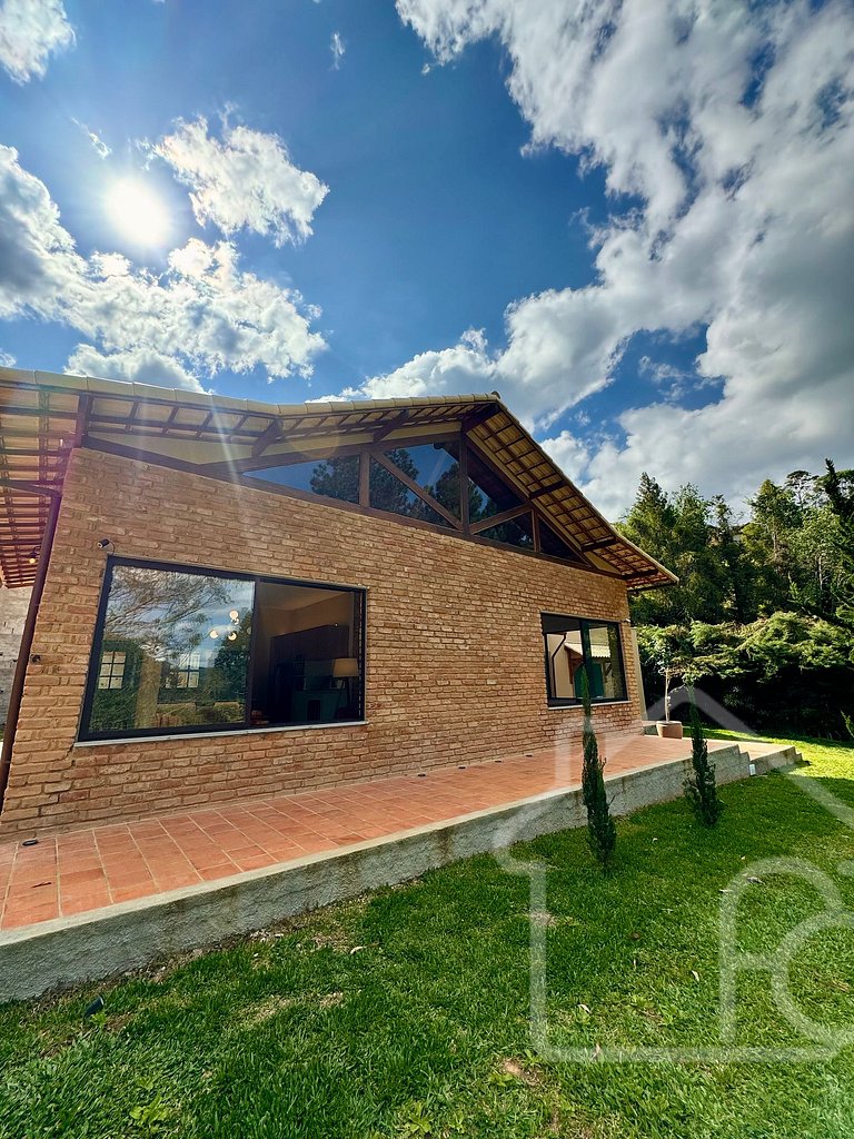 Casa com Jacuzzi e Área Gourmet em Mury