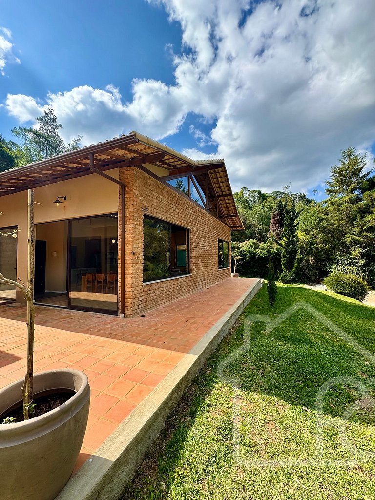 Casa com Jacuzzi e Área Gourmet em Mury