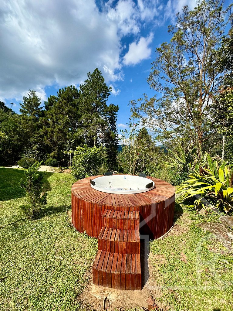 Casa com Jacuzzi e Área Gourmet em Mury