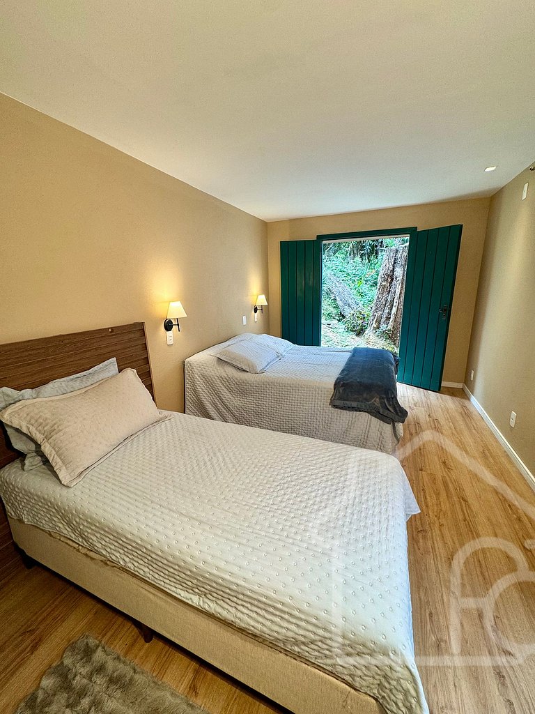 Casa com Jacuzzi e Área Gourmet em Mury