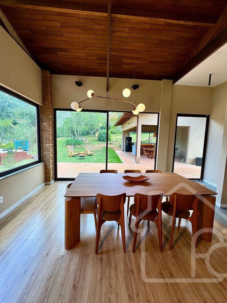 Casa com Jacuzzi e Área Gourmet em Mury