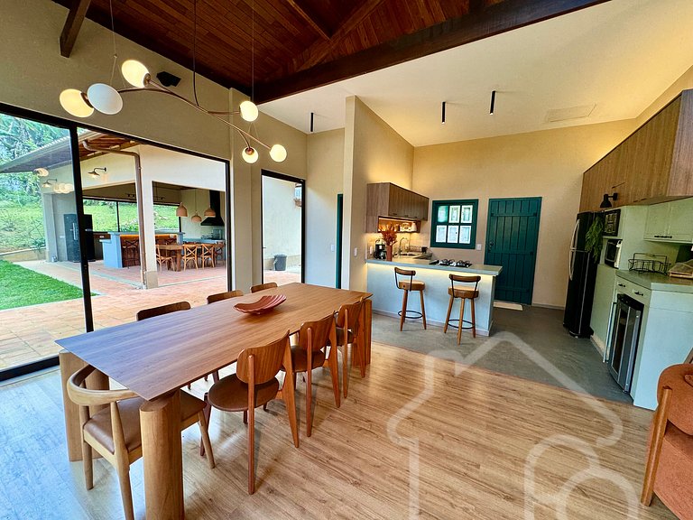 Casa com Jacuzzi e Área Gourmet em Mury