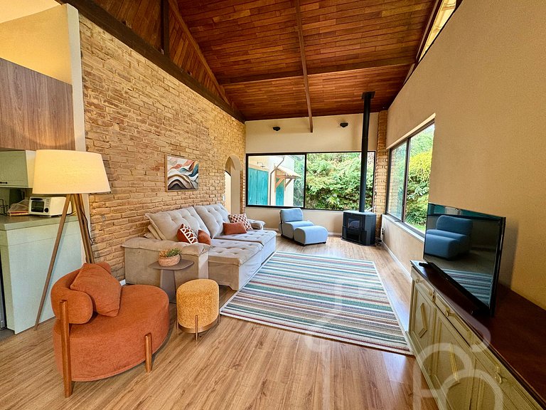 Casa com Jacuzzi e Área Gourmet em Mury