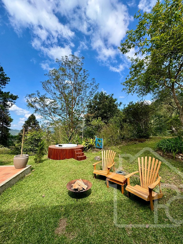 Casa com Jacuzzi e Área Gourmet em Mury