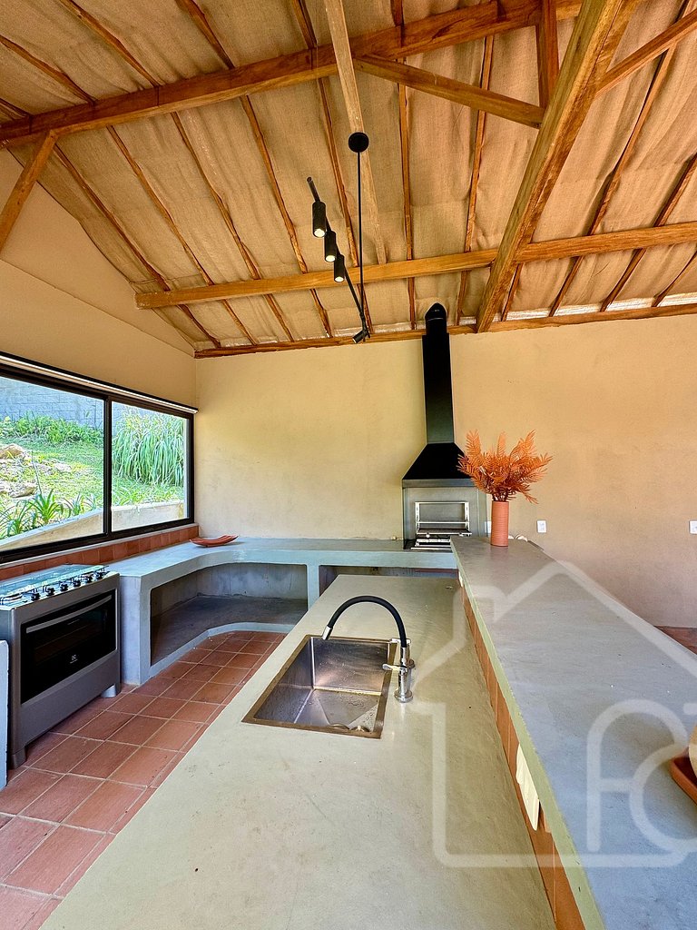 Casa com Jacuzzi e Área Gourmet em Mury