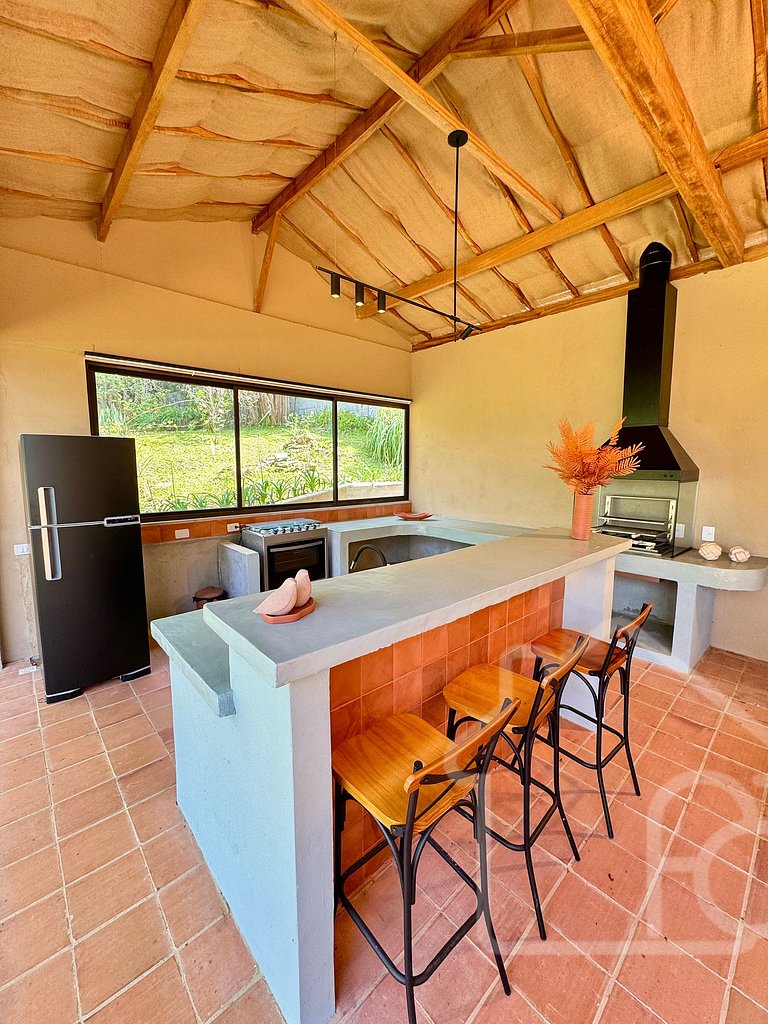Casa com Jacuzzi e Área Gourmet em Mury