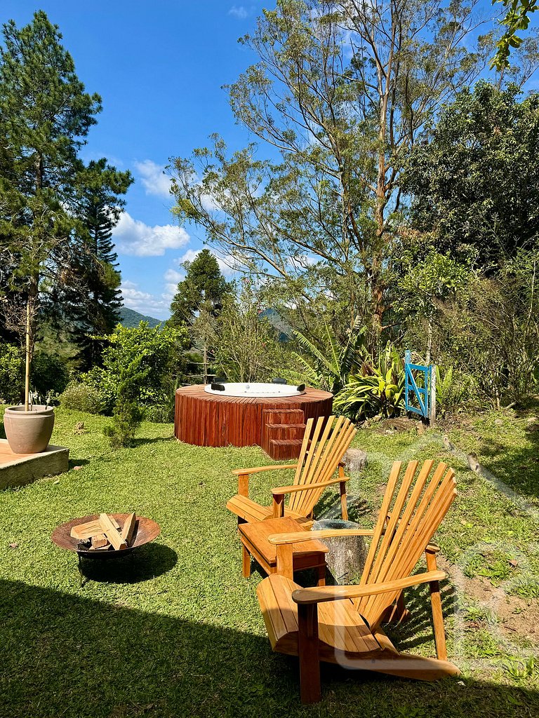 Casa com Jacuzzi e Área Gourmet em Mury