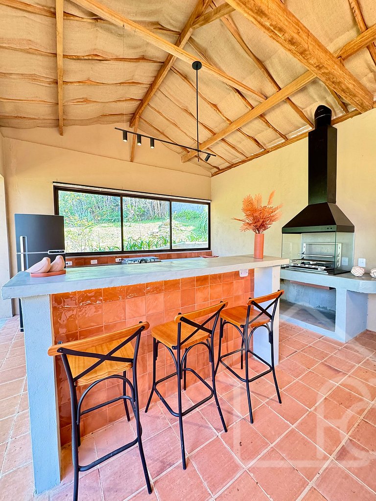 Casa com Jacuzzi e Área Gourmet em Mury