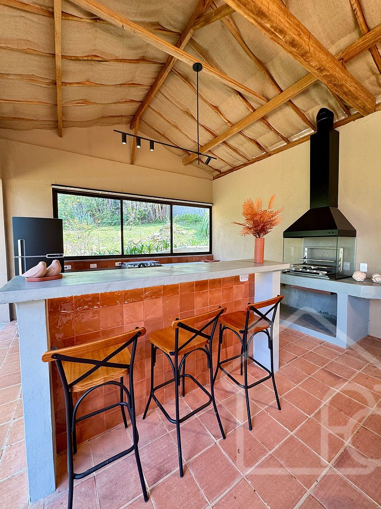 Casa com Jacuzzi e Área Gourmet em Mury