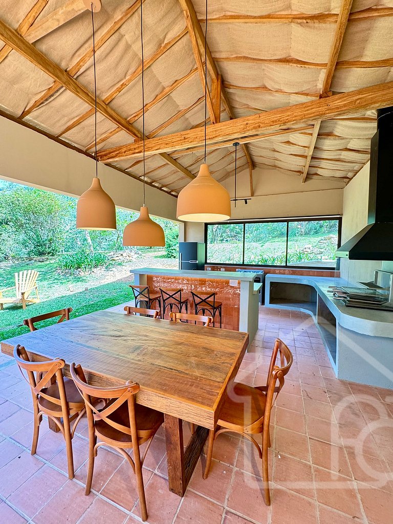 Casa com Jacuzzi e Área Gourmet em Mury