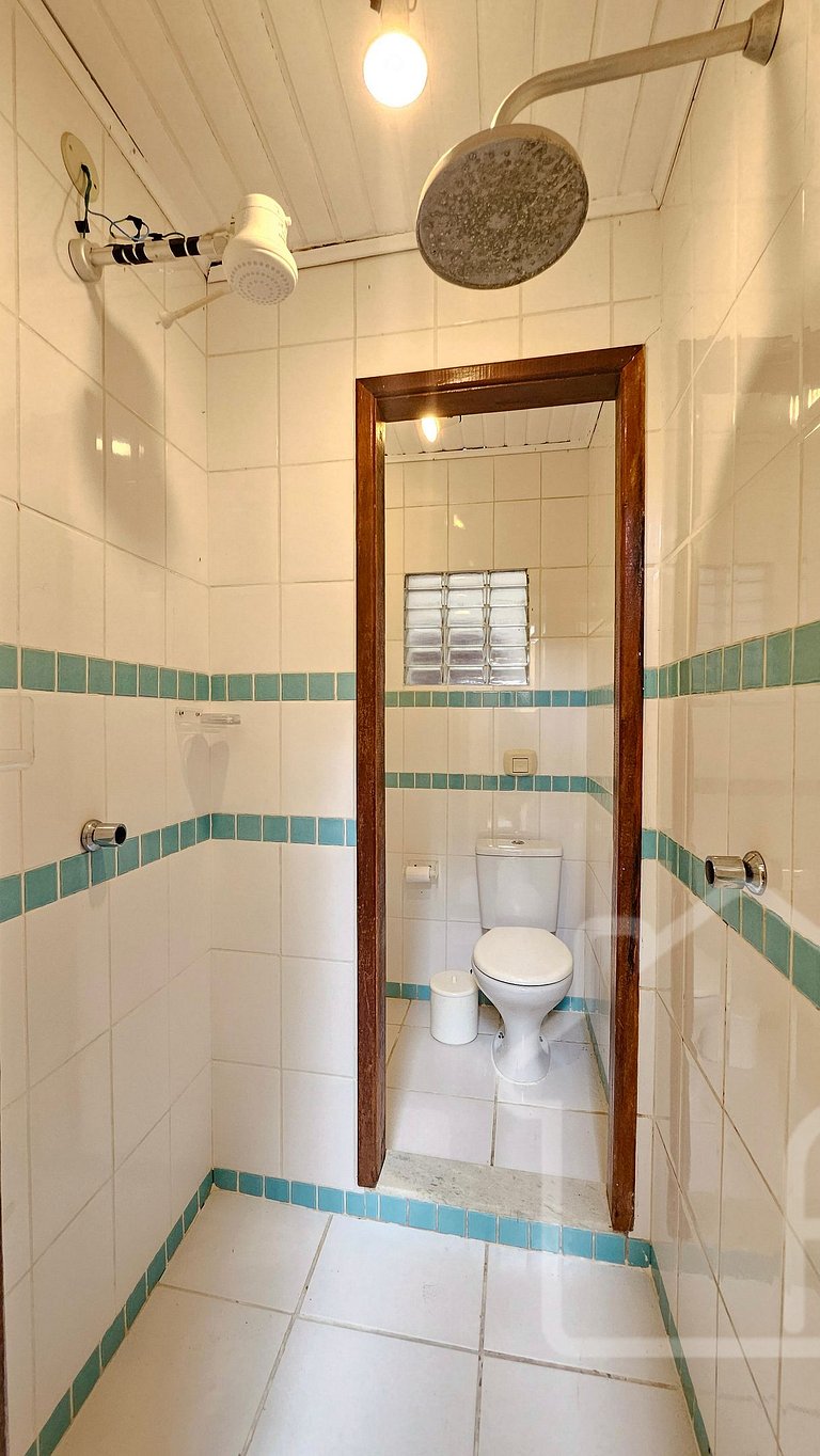 Casa na Ferradura com piscina e churrasqueira