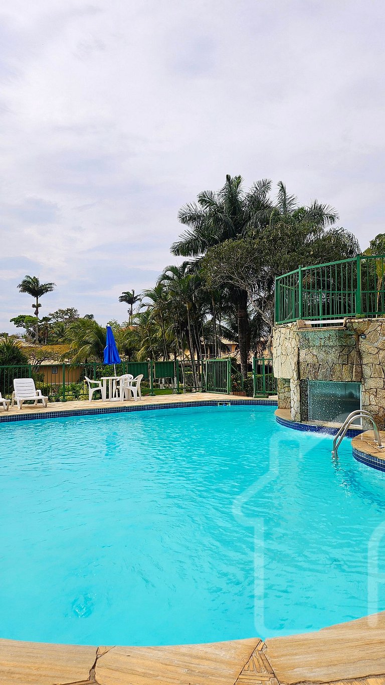 Casa na Ferradura com piscina e churrasqueira
