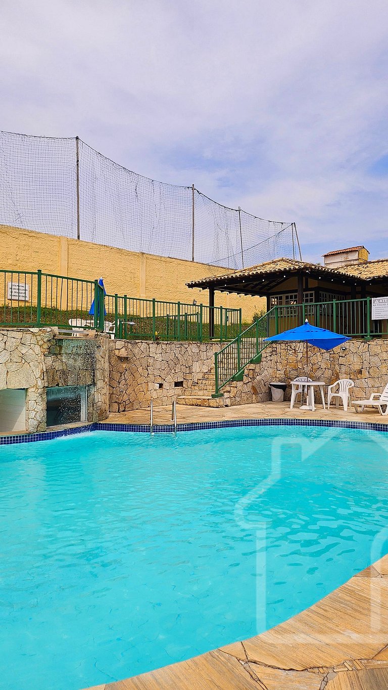 Casa na Ferradura com piscina e churrasqueira