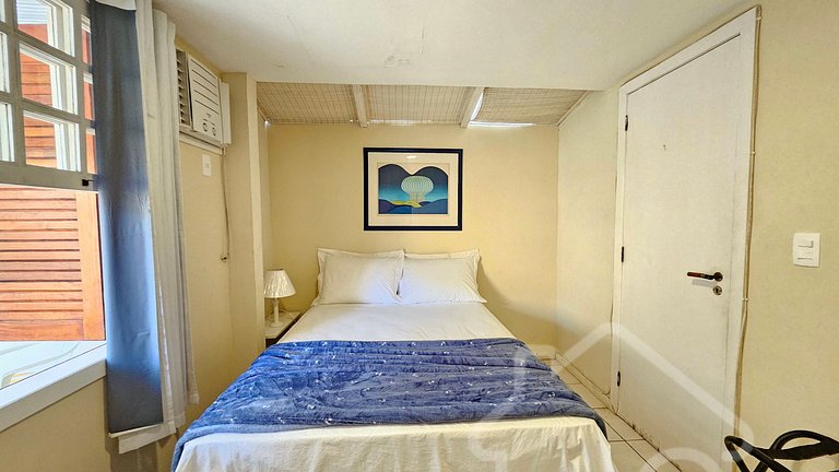 Casa na Ferradura com piscina e churrasqueira