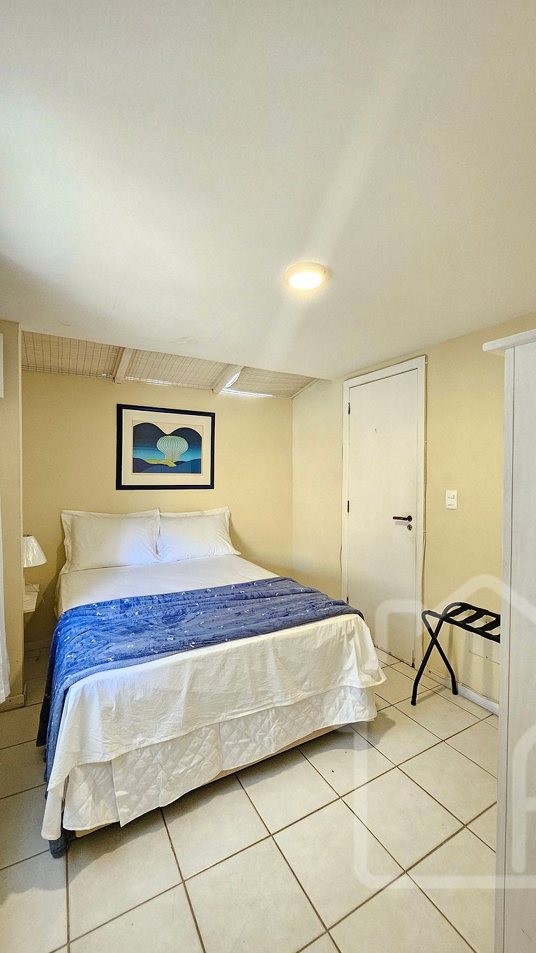 Casa na Ferradura com piscina e churrasqueira