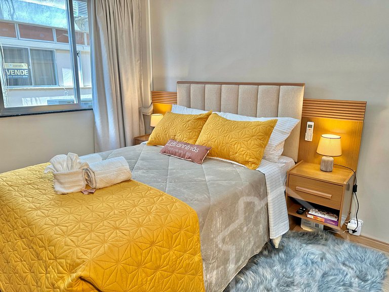 Estúdio no centro com ar-condicionado