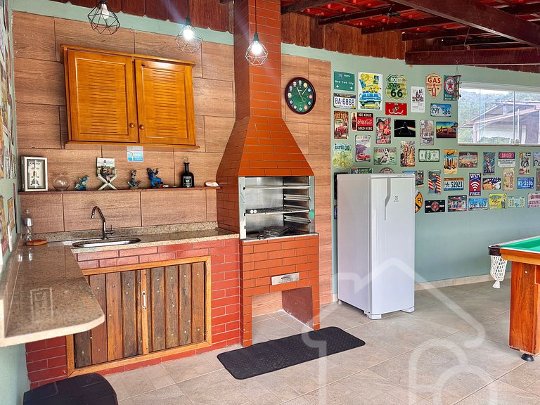 Casa nas montanhas com piscina e sauna