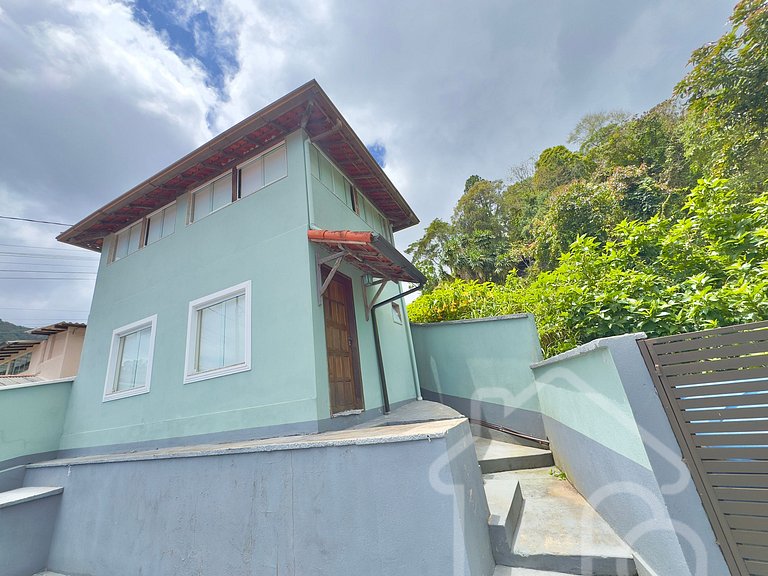 Casa nas montanhas com piscina e sauna