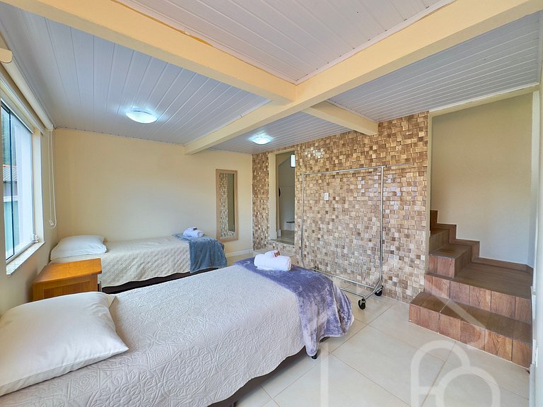 Casa nas montanhas com piscina e sauna