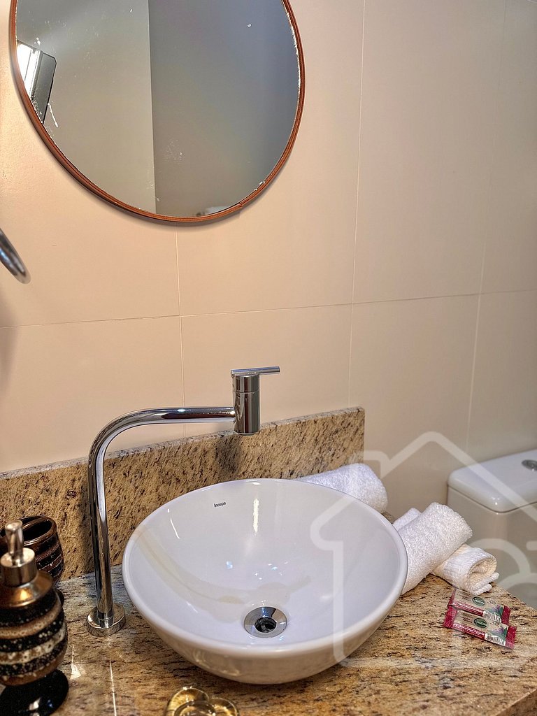 Casa nas montanhas com piscina e sauna