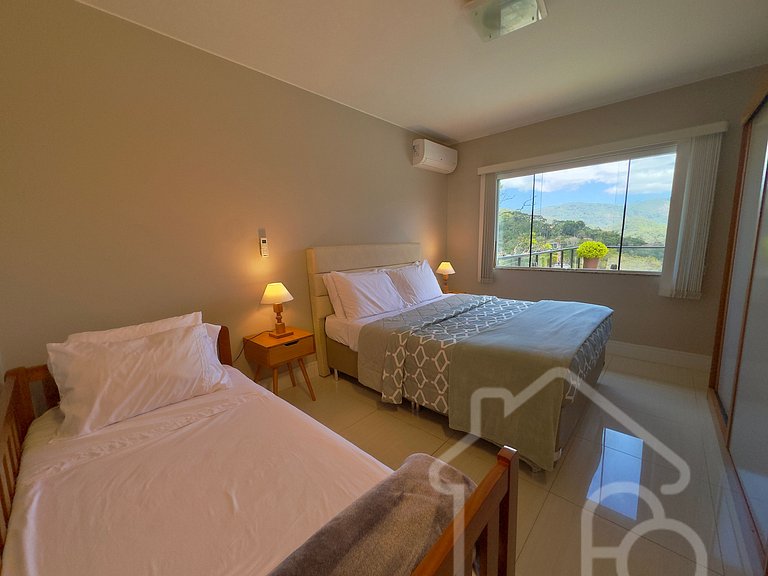 Casa nas montanhas com piscina e sauna